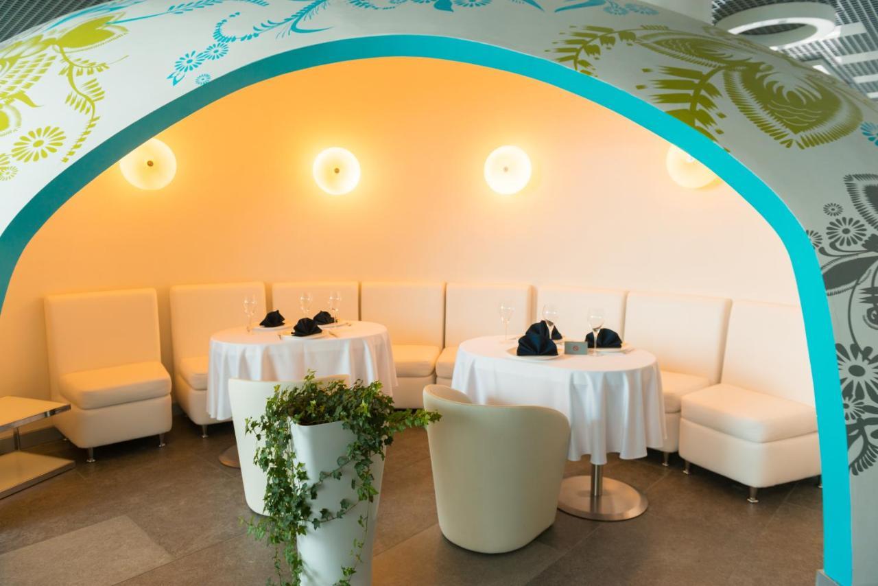 Terminal B Hotel Kyiv Exterior photo