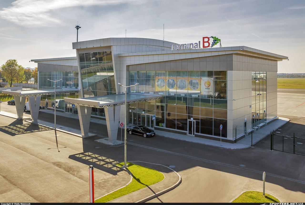 Terminal B Hotel Kyiv Exterior photo